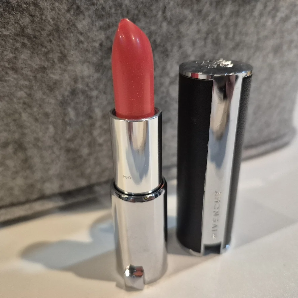 Givenchy Le Rouge Lipstick -  Corail Signature - Picture 3 of 5